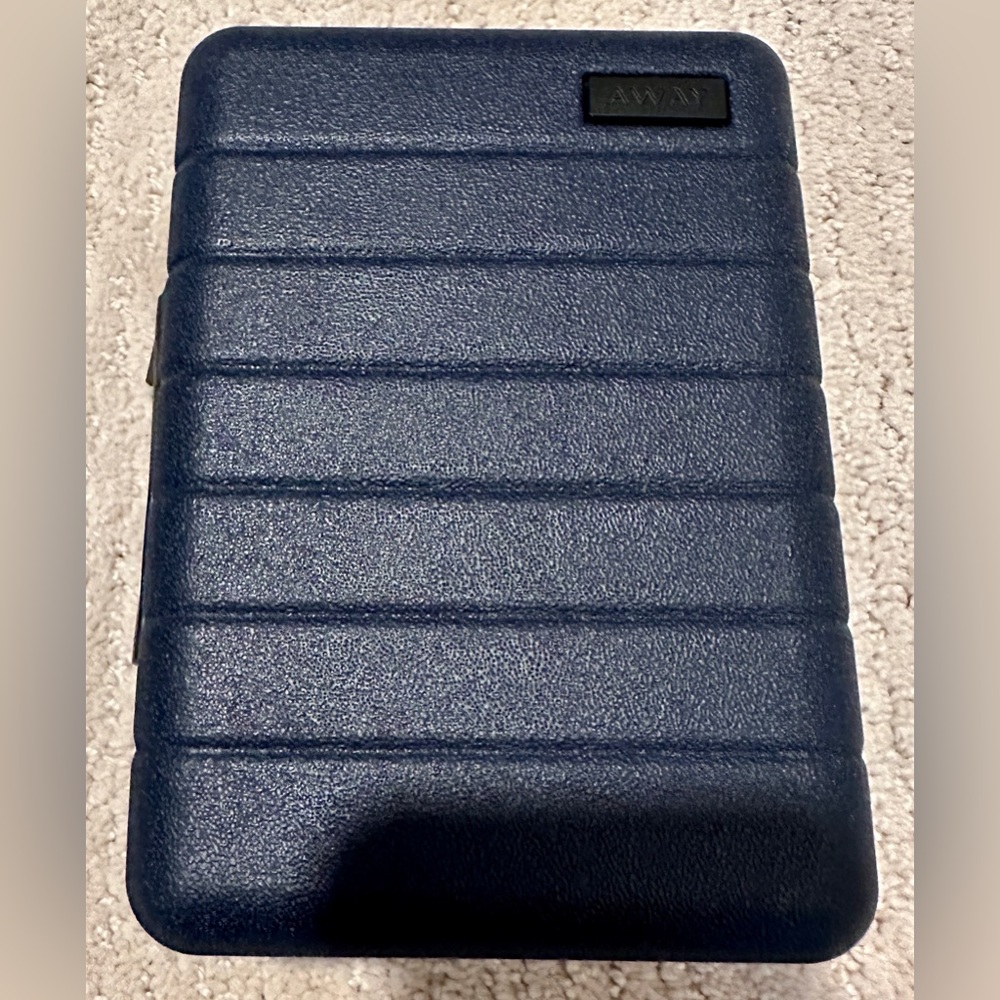 New Without Tag Away United Polaris Amenities Kit, with select Amenities inside.
